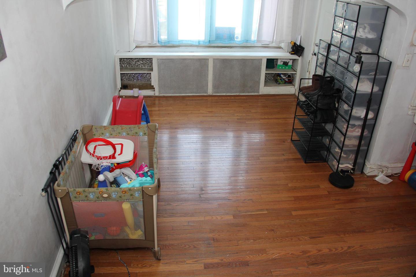 5439 Oakland St Property Photo 17