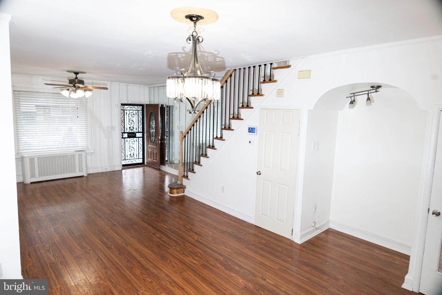 5943 Greenway Ave Property Photo 4