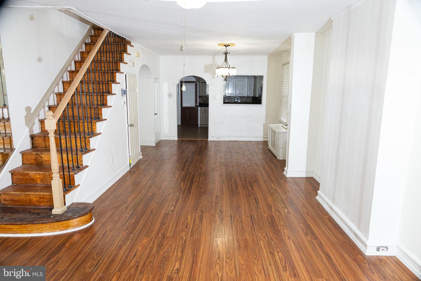 5943 Greenway Ave Property Photo 5