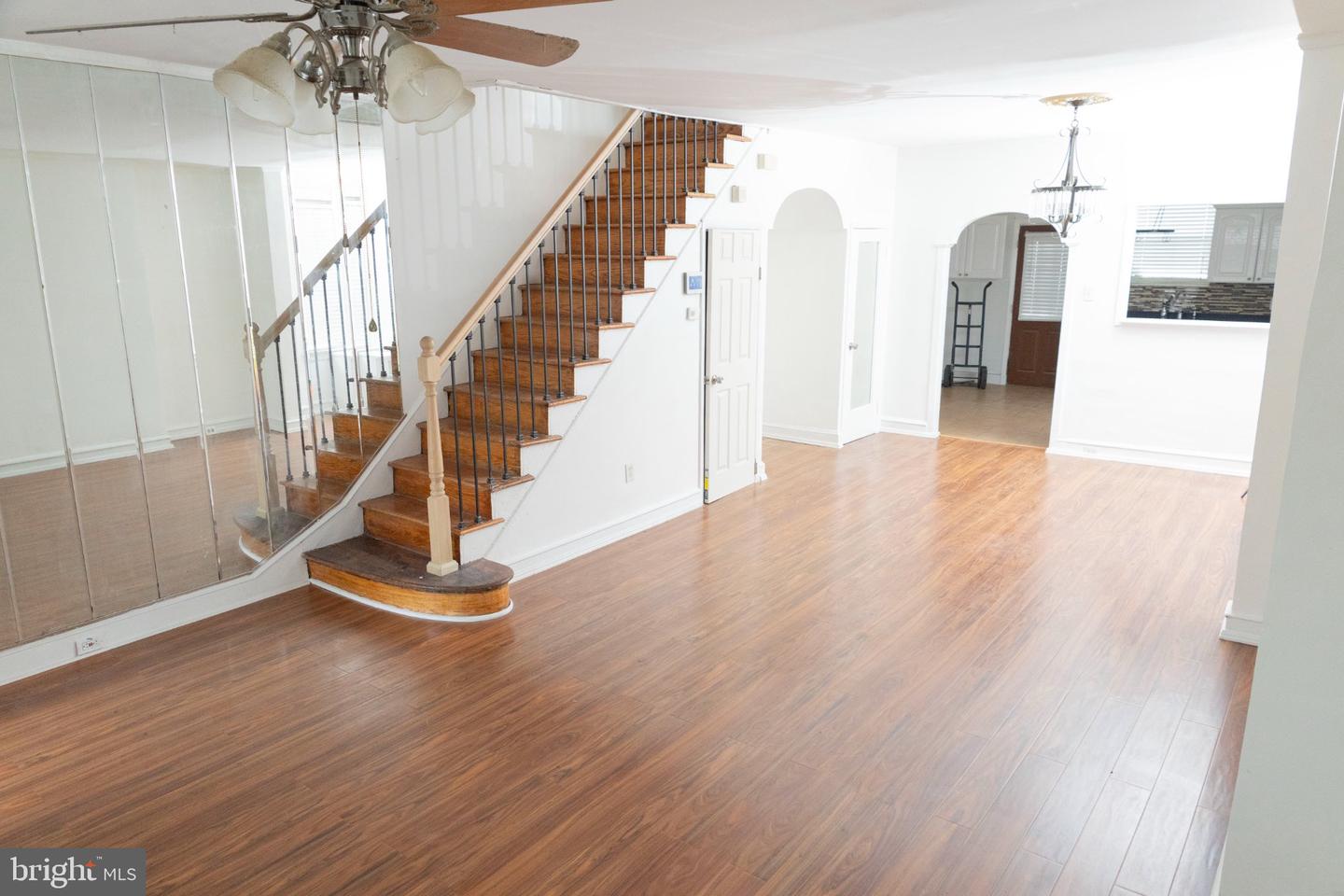 5943 Greenway Ave Property Photo 6