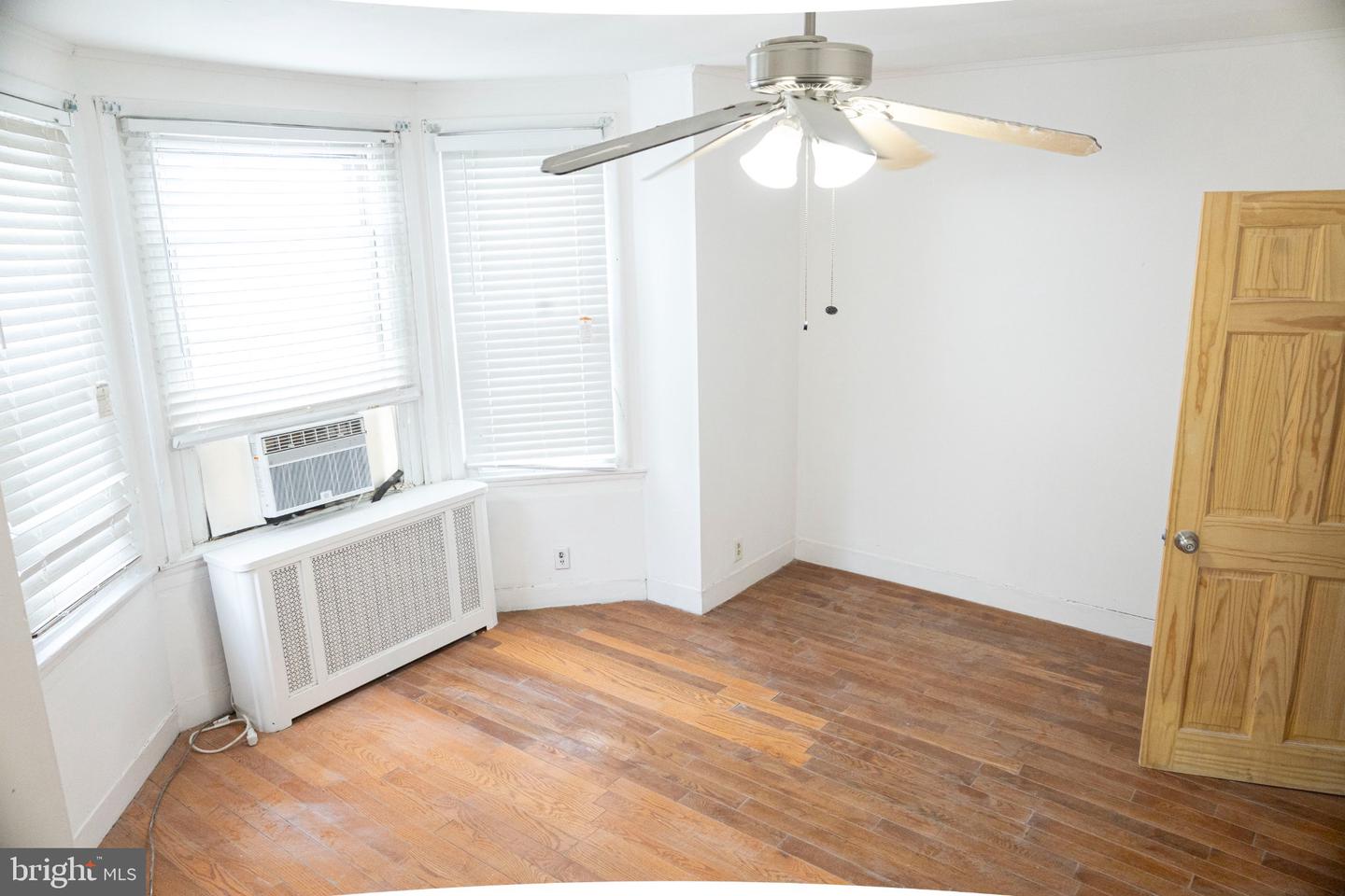 5943 Greenway Ave Property Photo 10