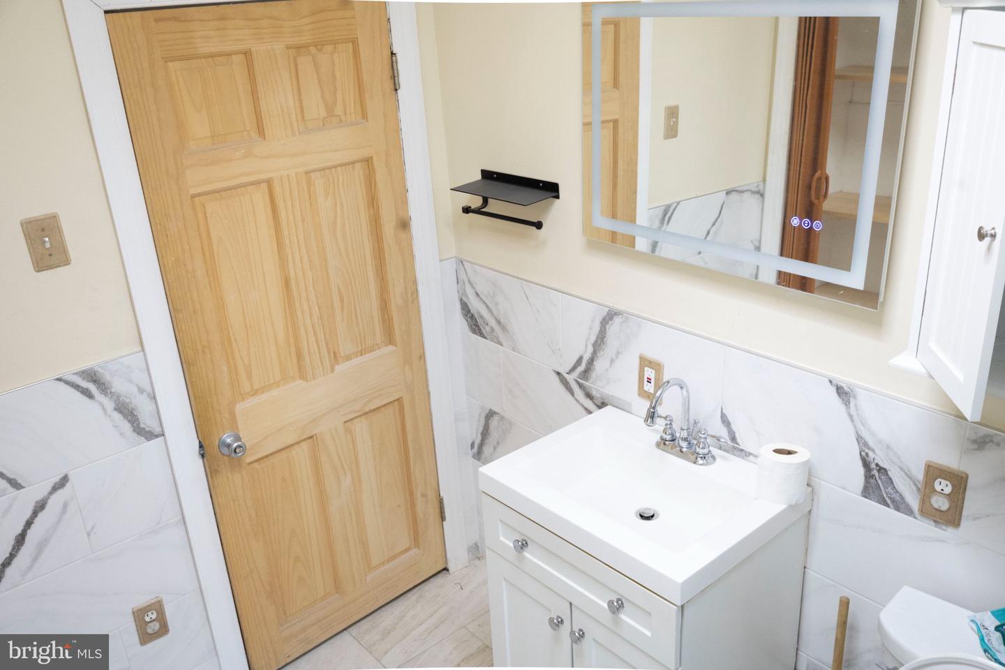 5943 Greenway Ave Property Photo 14