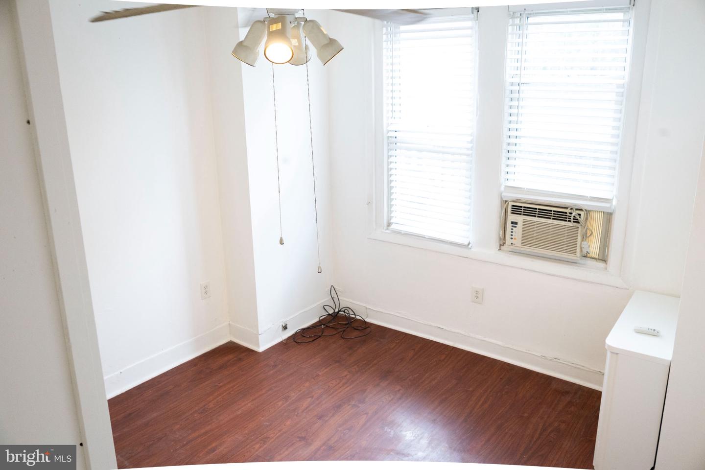 5943 Greenway Ave Property Photo 15