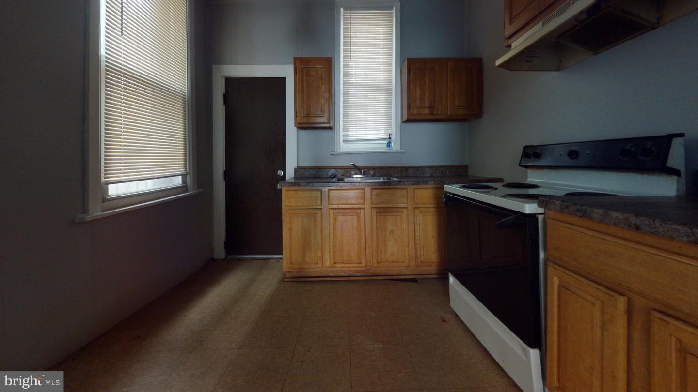 2842 N Taney St Property Photo 11