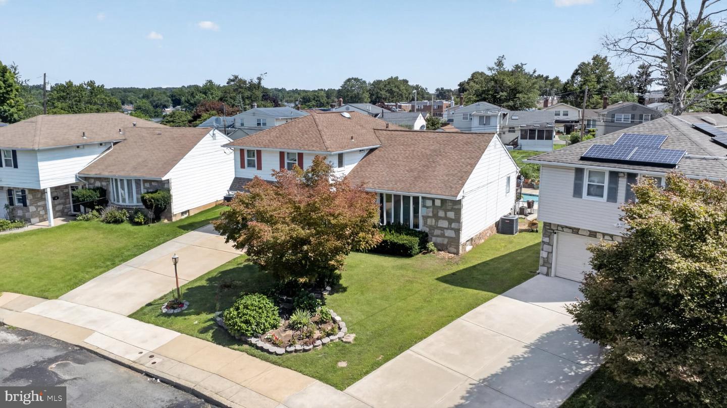 1127 Hower Ln Property Photo 2