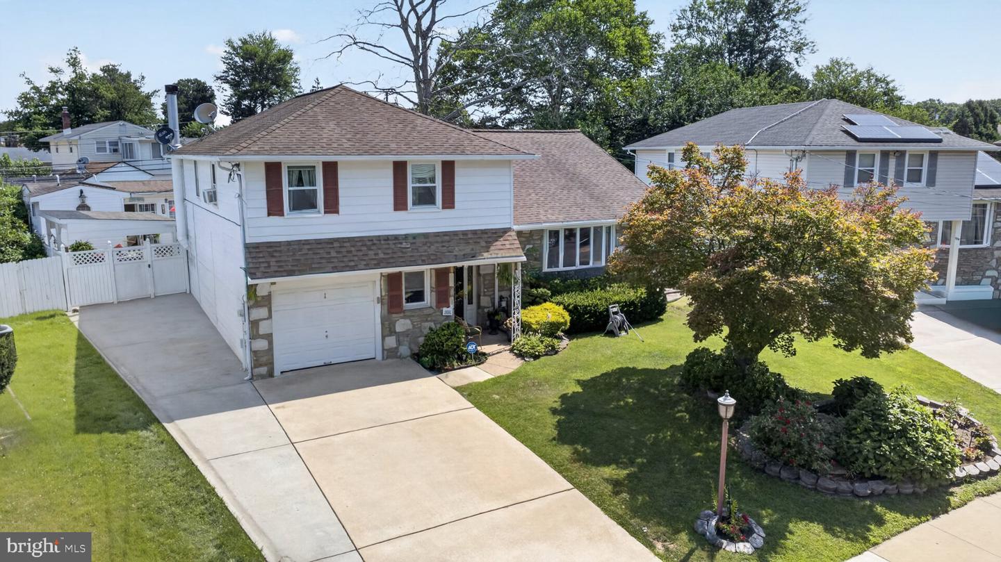 1127 Hower Ln Property Photo 3