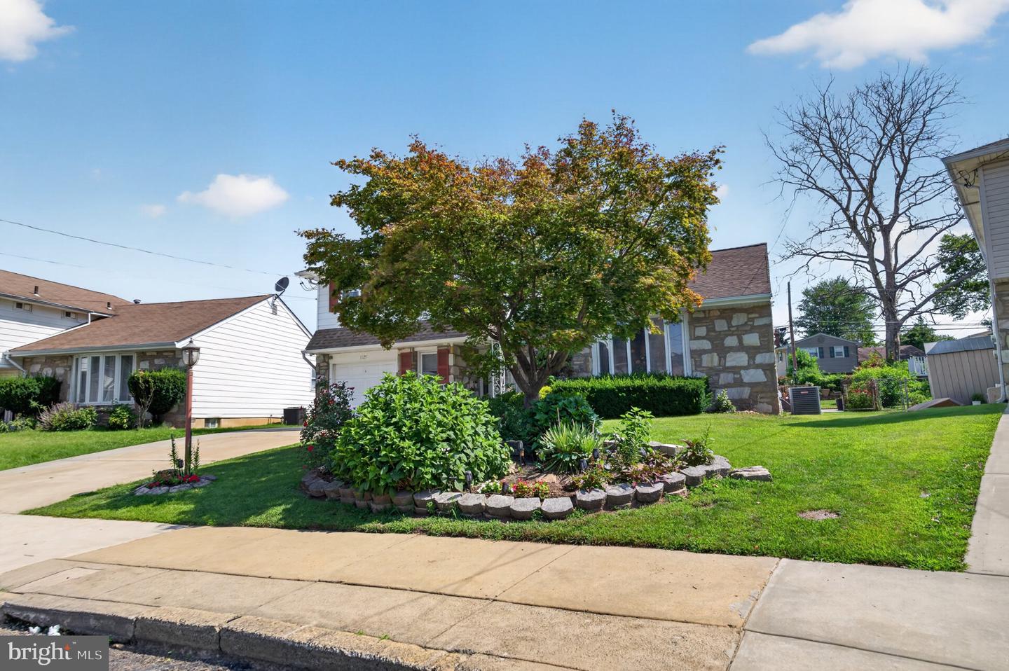 1127 Hower Ln Property Photo 4