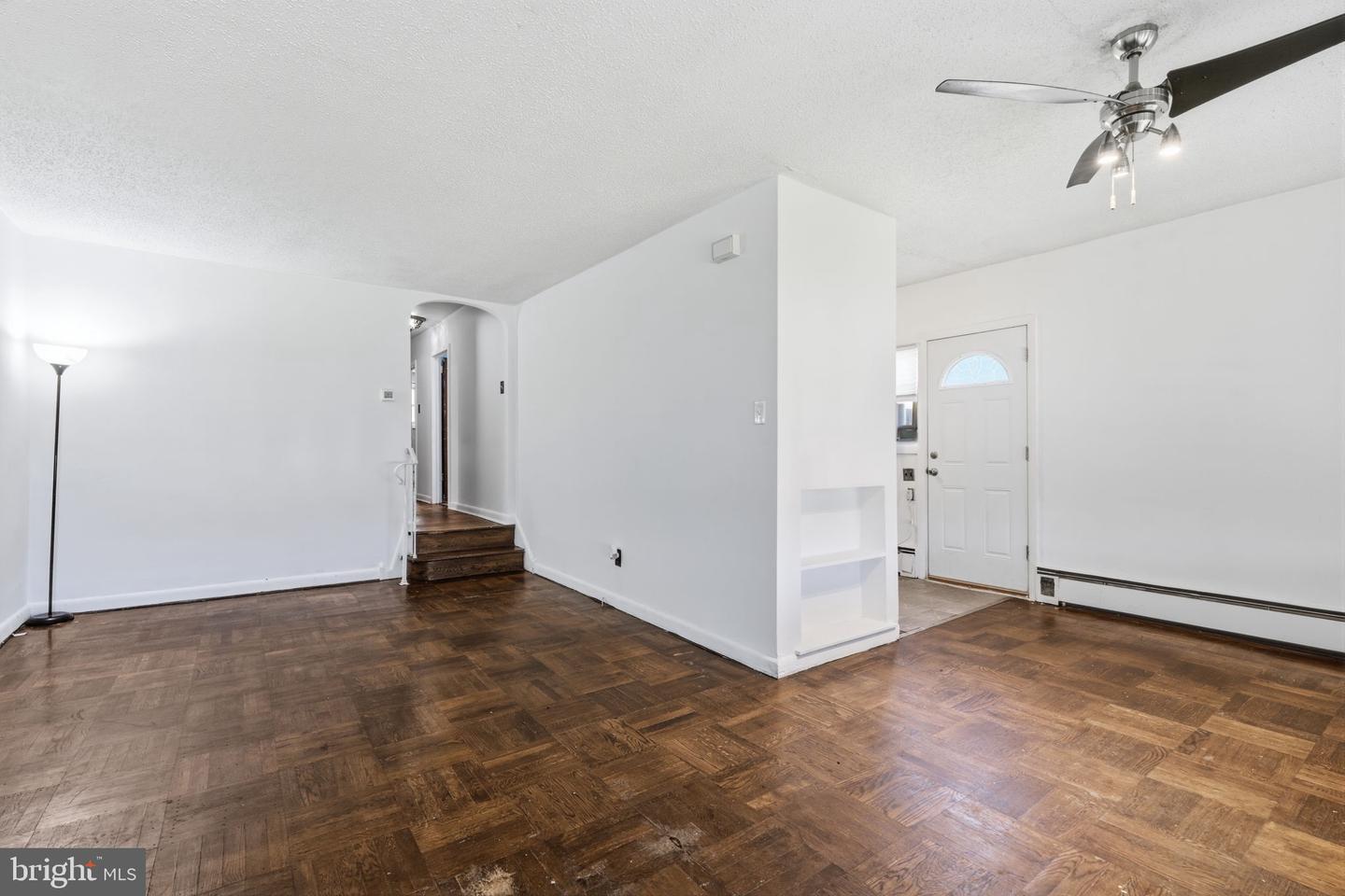 8502 Frontenac St Property Photo 4