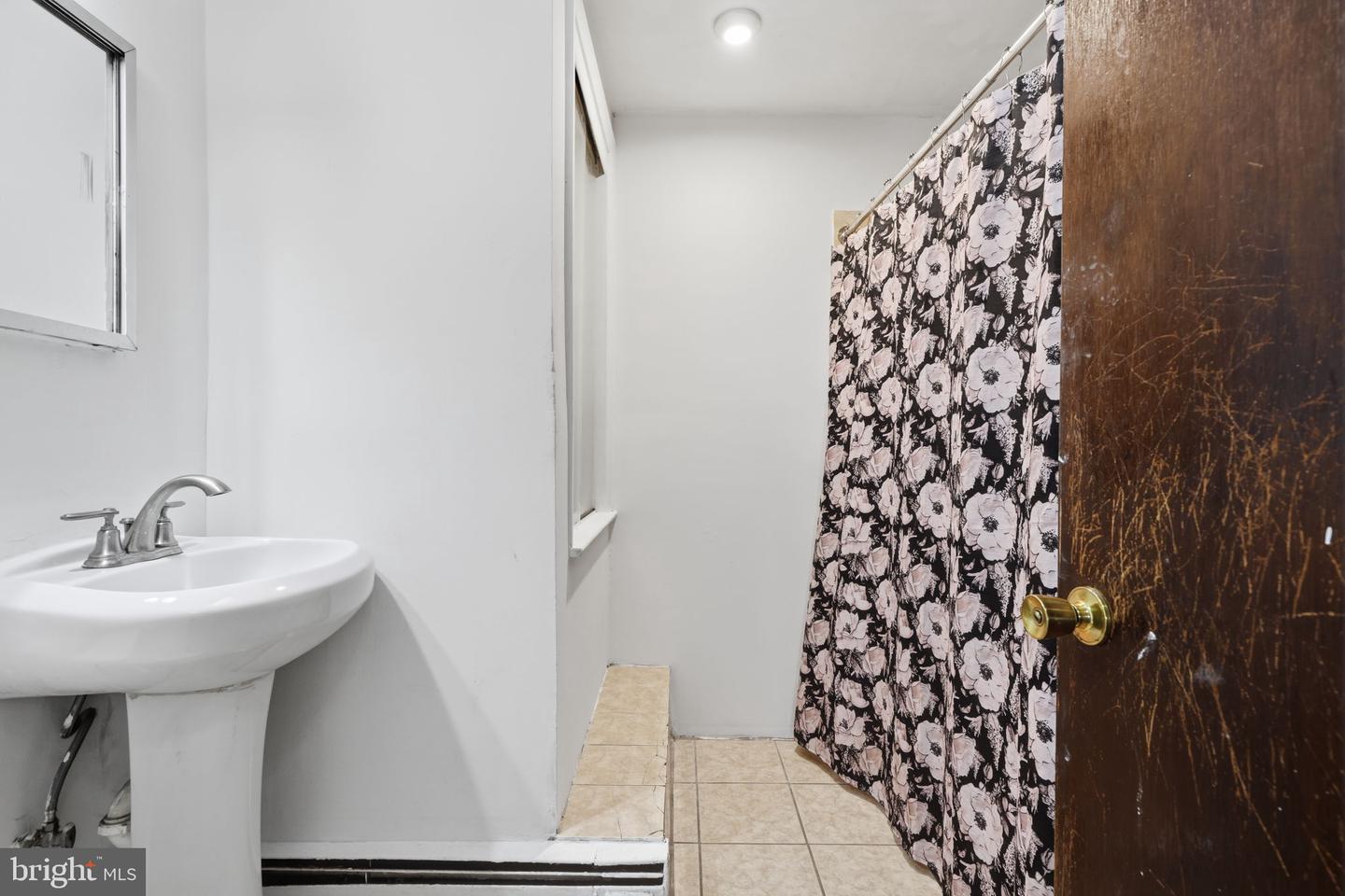 8502 Frontenac St Property Photo 18