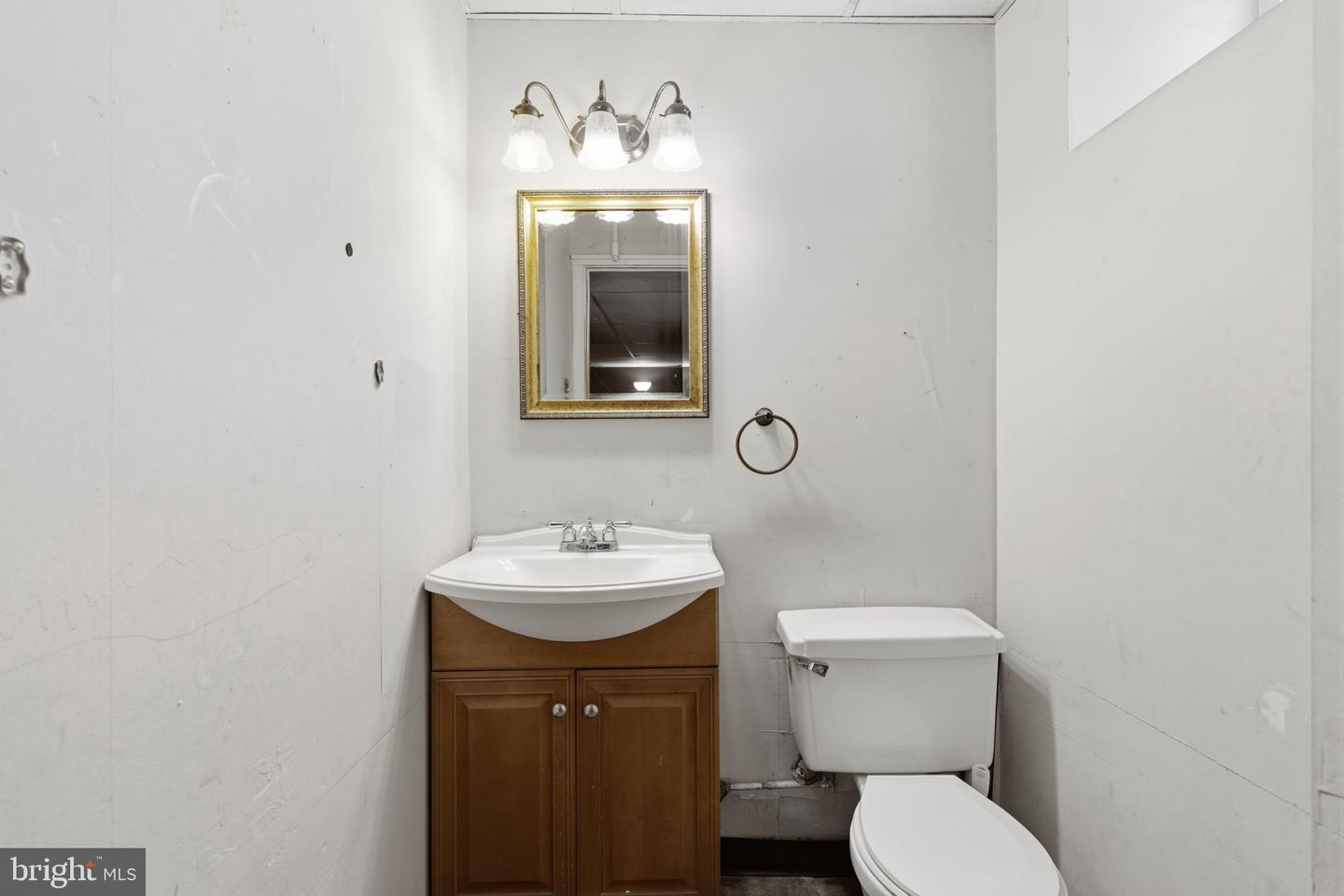 8502 Frontenac St Property Photo 22