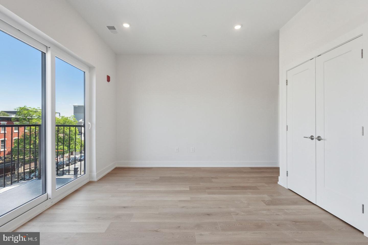 130 W Girard Ave #614 Property Photo 21