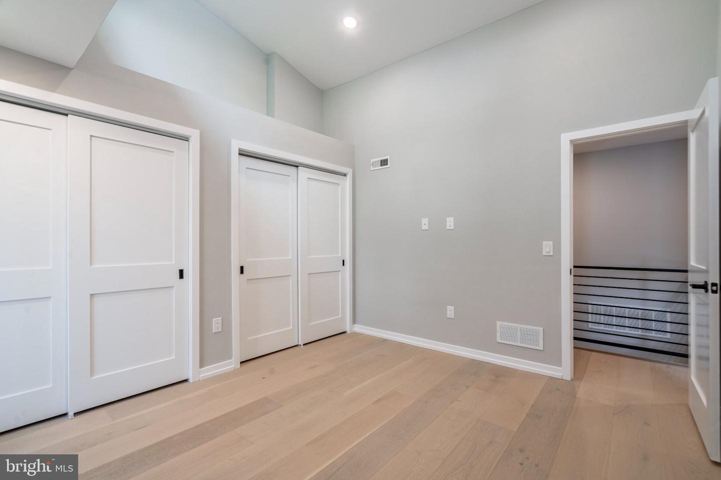 719 Dickinson St #2g Property Photo 5