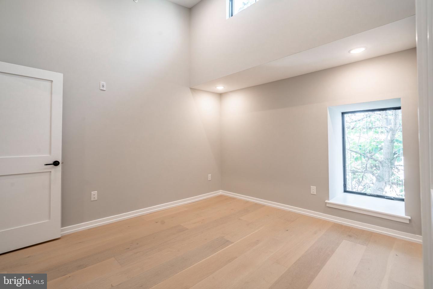 719 Dickinson St #2g Property Photo 10