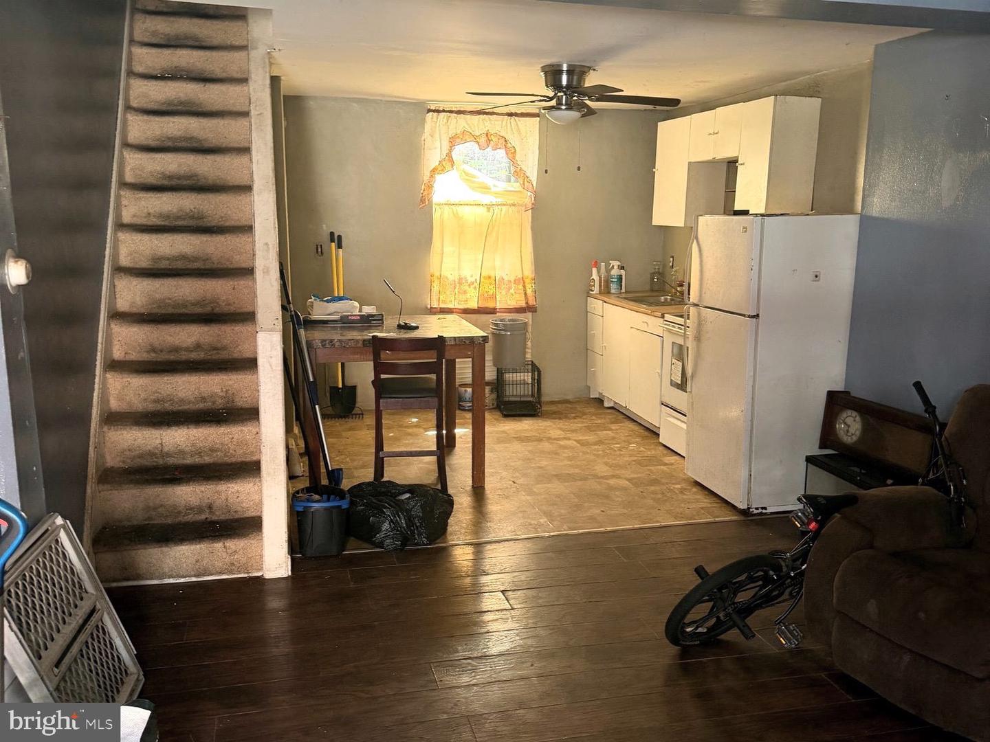 1325 S Hollywood St Property Photo 2