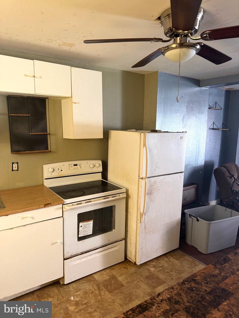 1325 S Hollywood St Property Photo 5