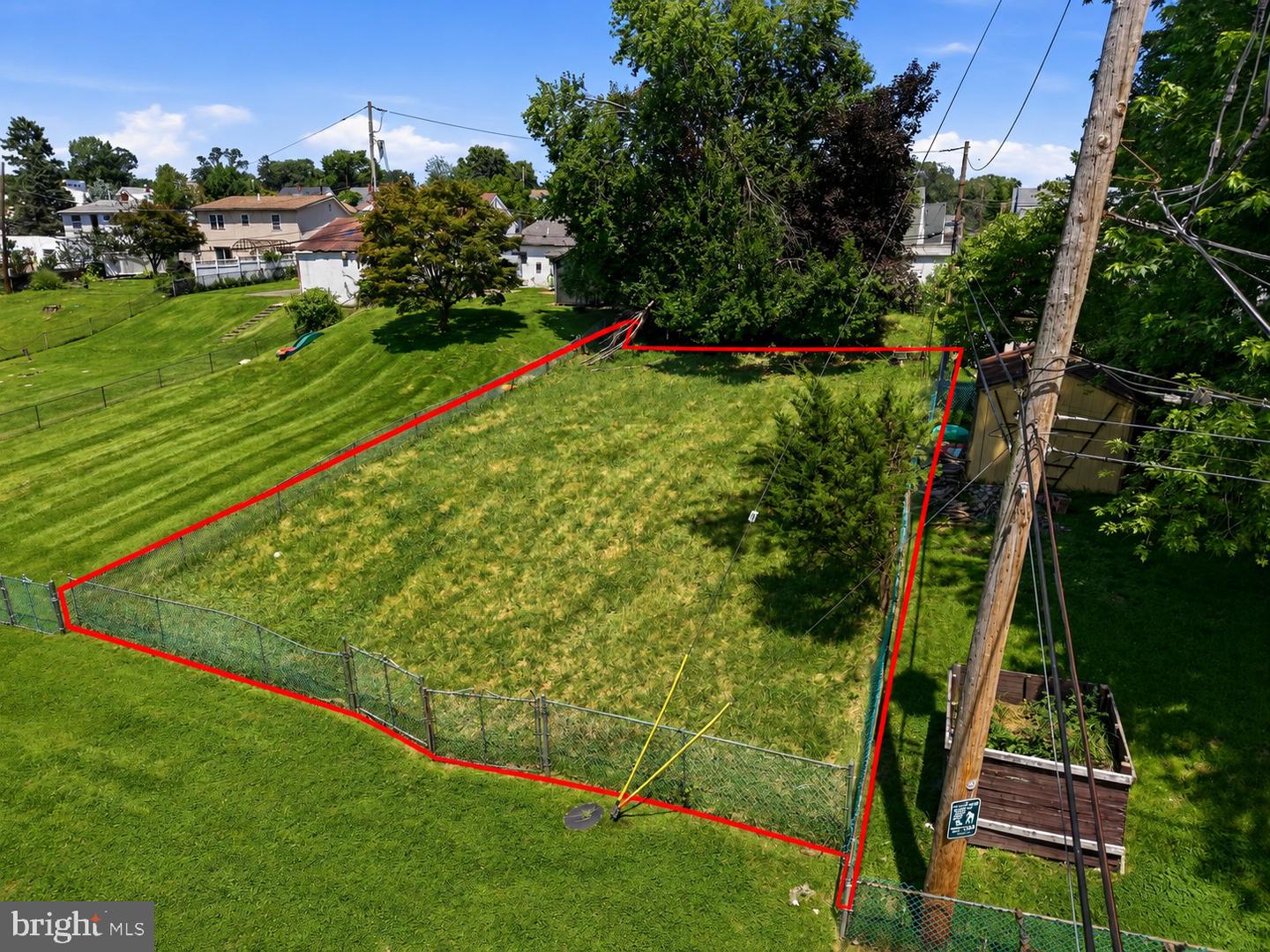 347 Leroy St Property Photo 2