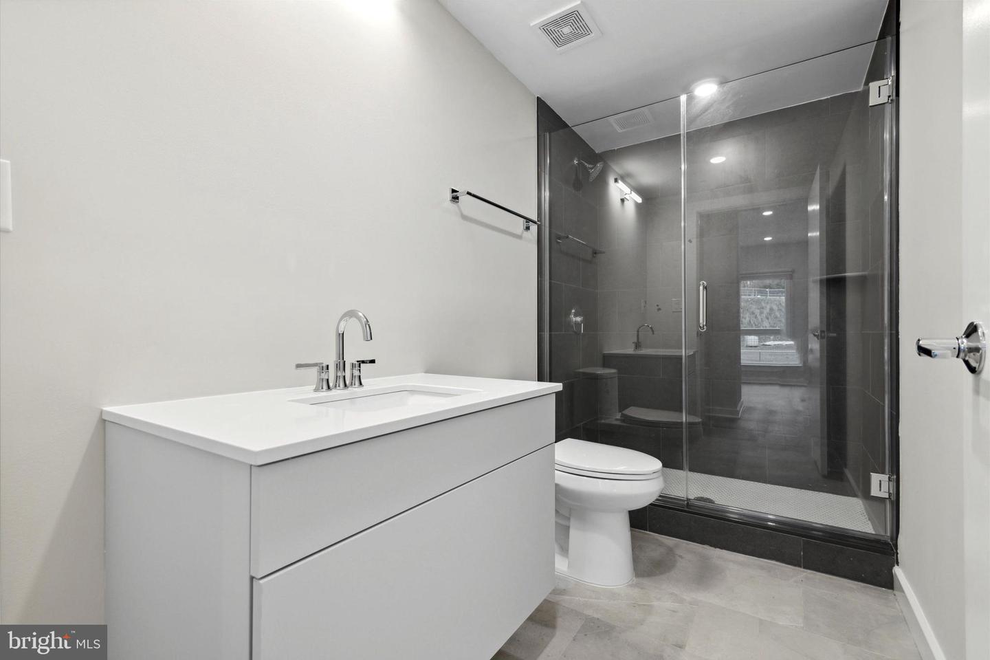3449 Scotts Ln #d406 Property Photo 14