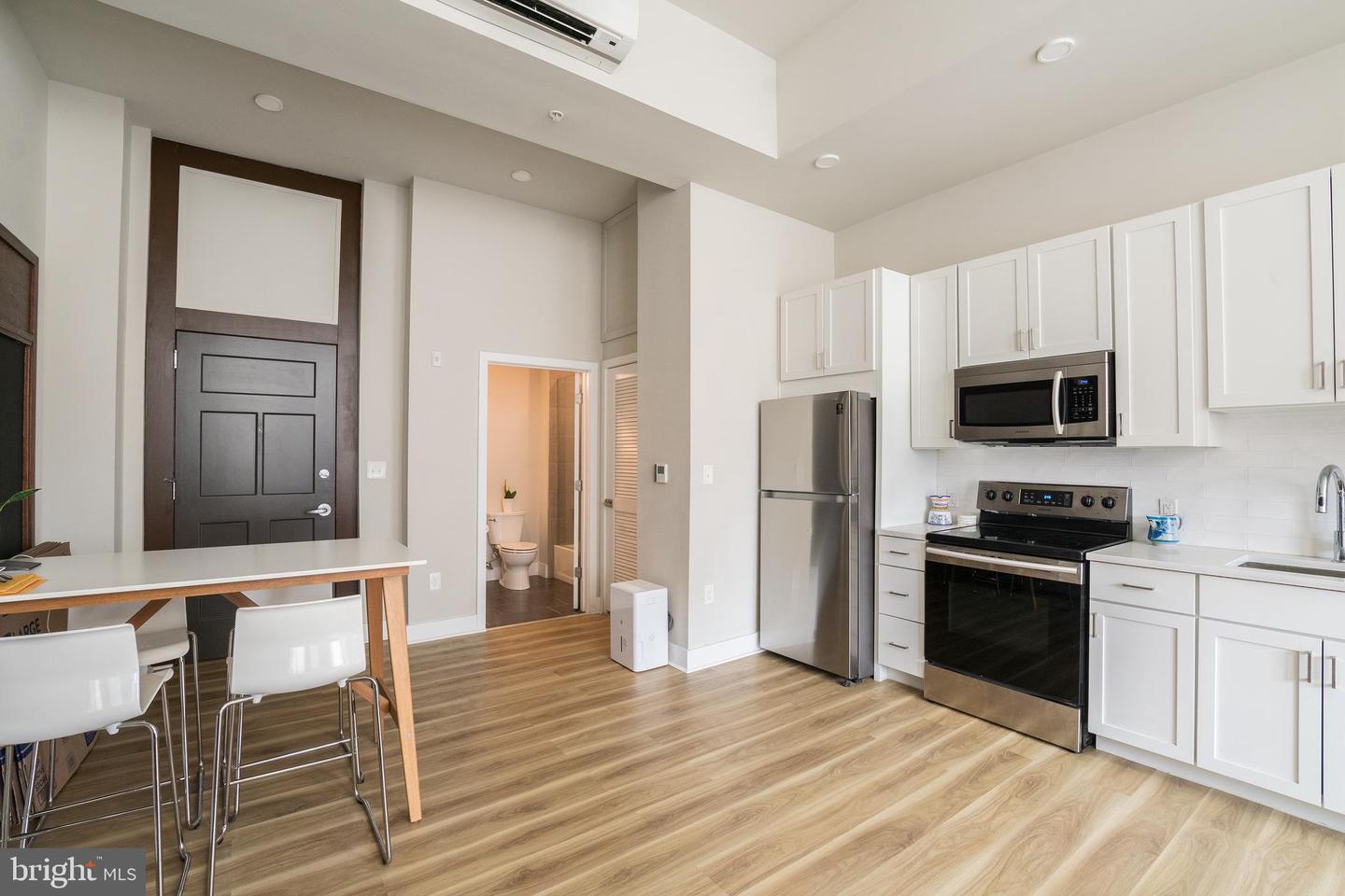 1300 S 19th St #unit 106 Property Photo 5