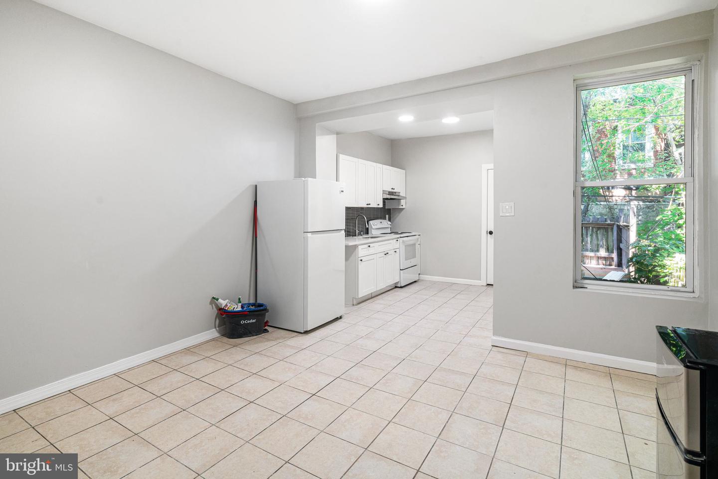 3857 Wyalusing Ave Property Photo 3