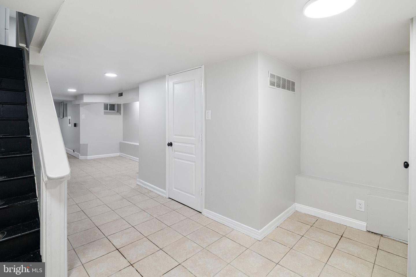3857 Wyalusing Ave Property Photo 6