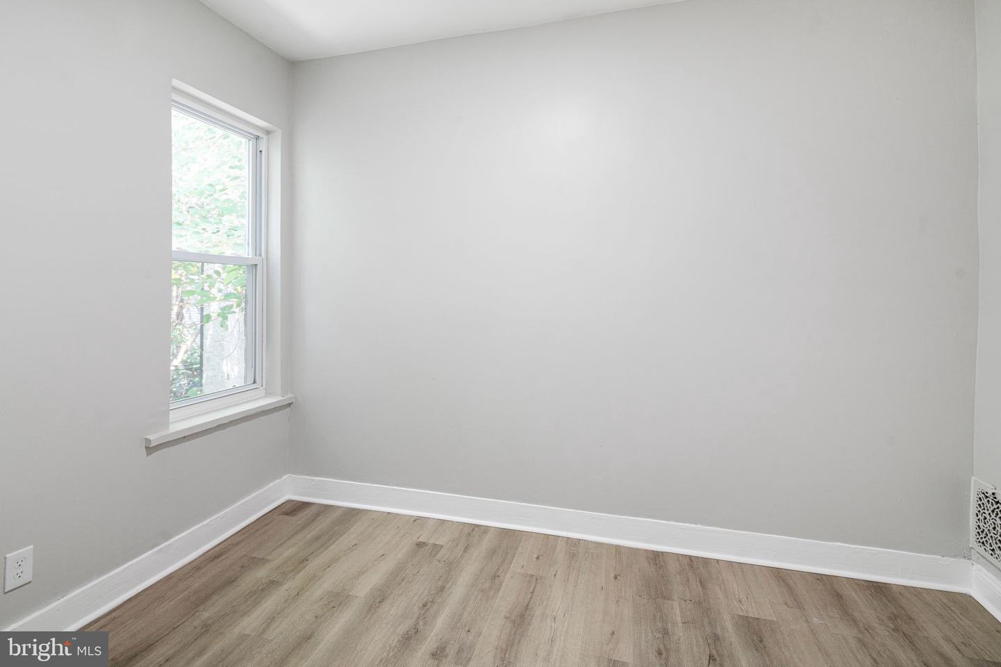 3857 Wyalusing Ave Property Photo 10