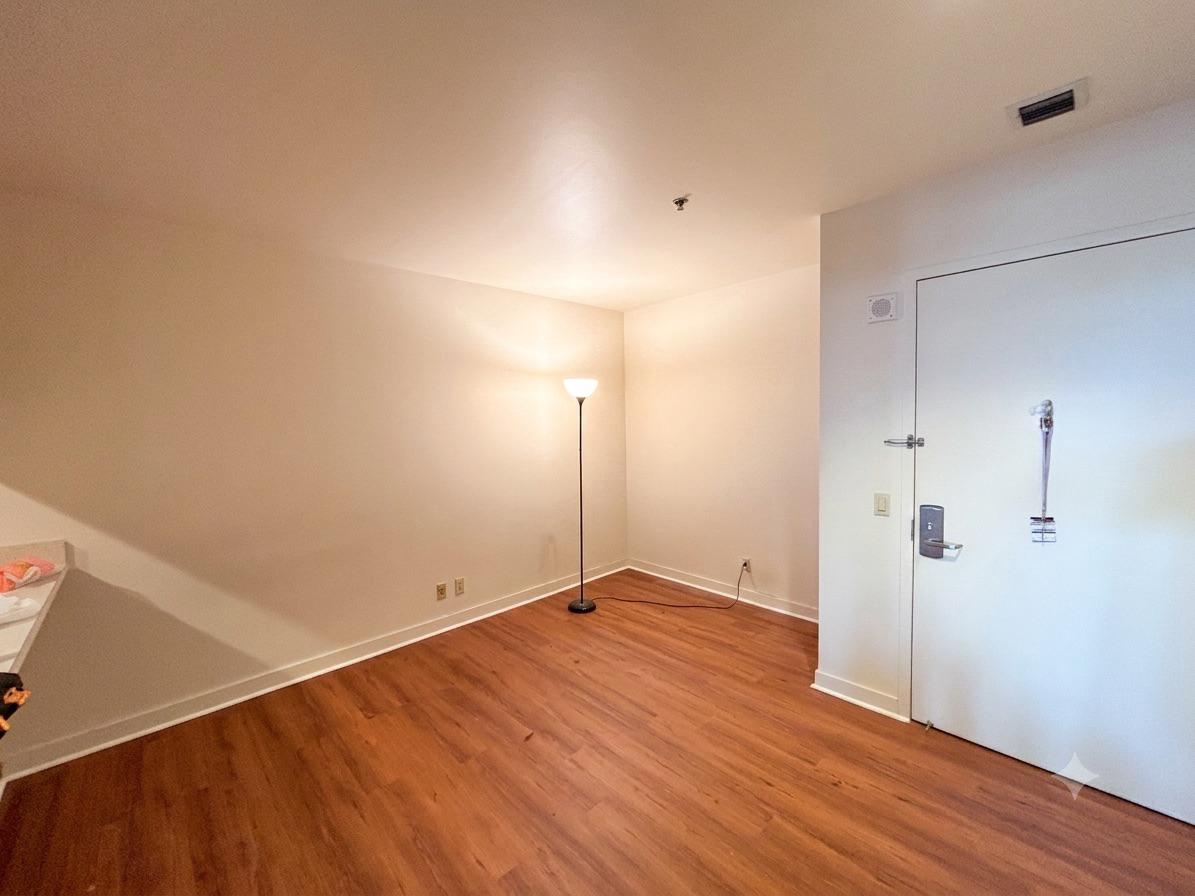 1100 Vine St #503 Property Photo 6