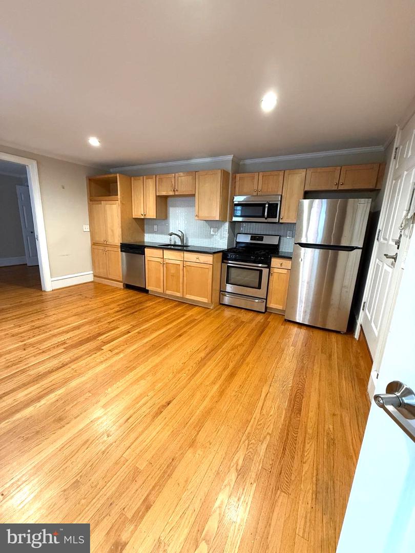 1602 Spruce St #3r Property Photo 6