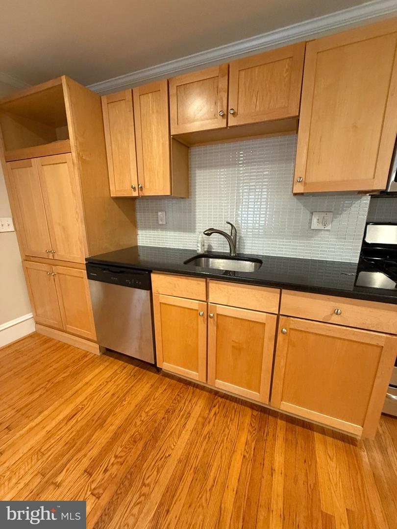 1602 Spruce St #3r Property Photo 7