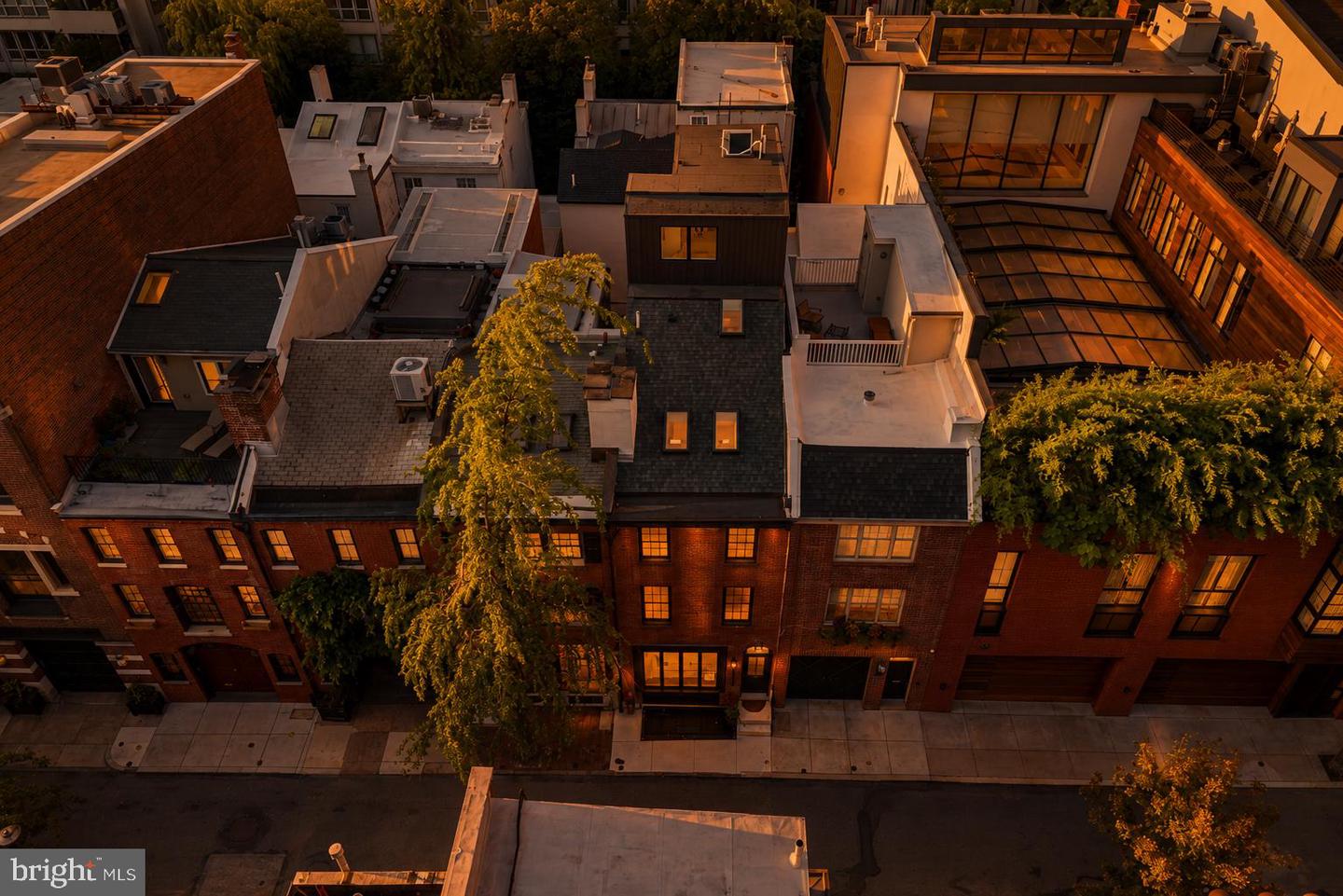 1923 Manning St Property Photo 3
