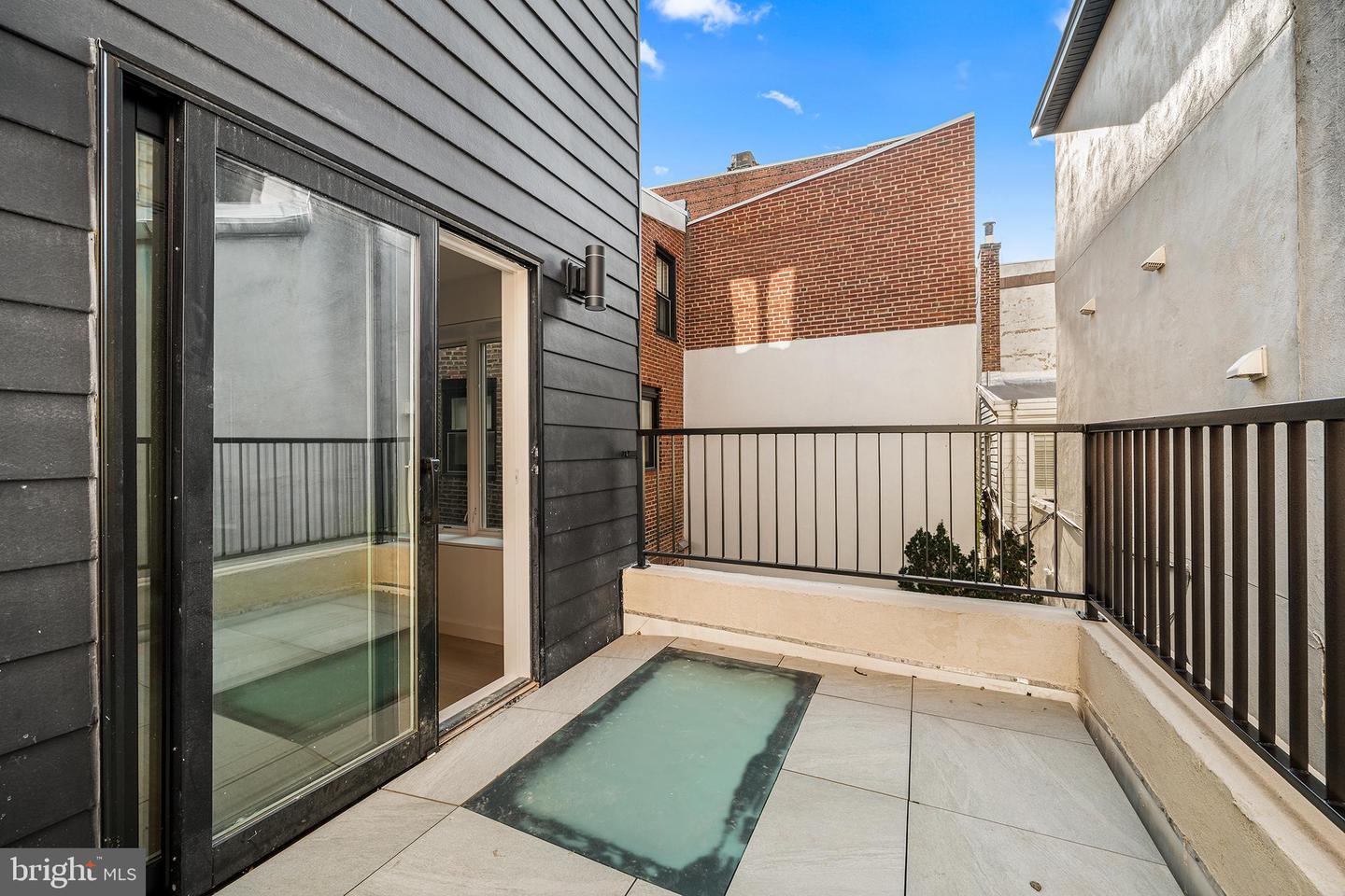 1923 Manning St Property Photo 43