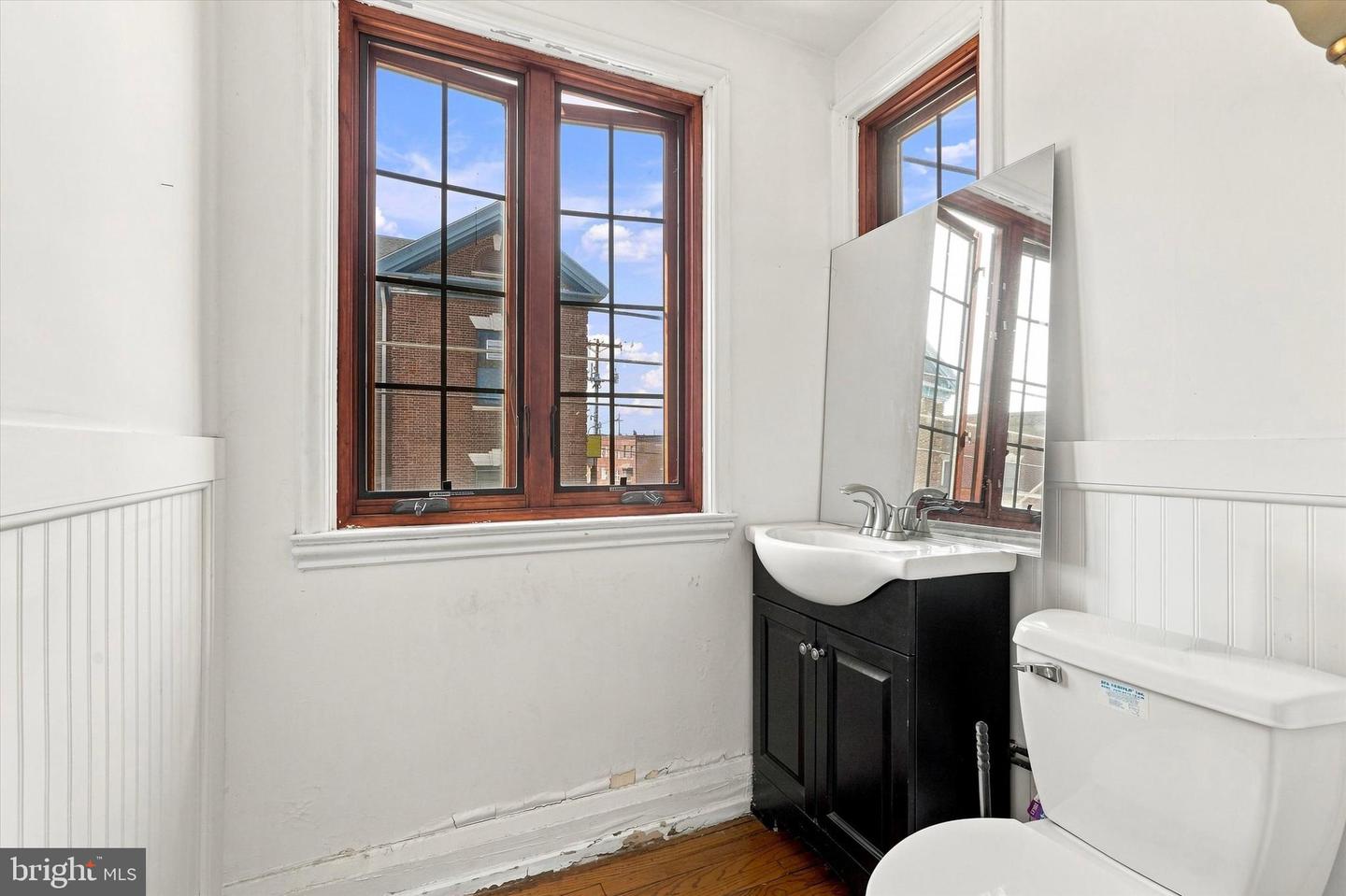 2526 E Clearfield St Property Photo 5