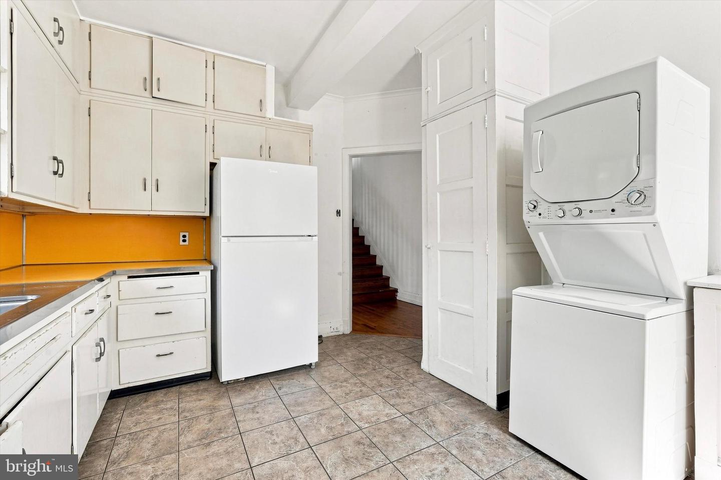 2526 E Clearfield St Property Photo 7