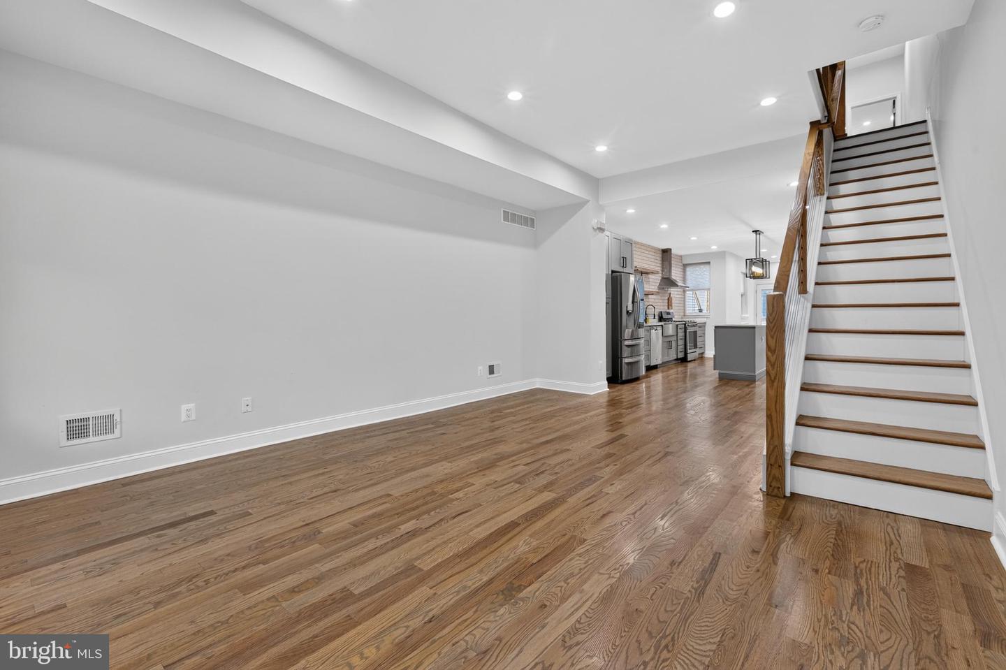 3113 W Montgomery Ave Property Photo 3