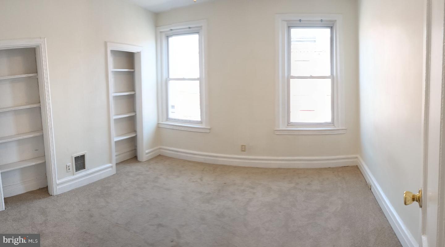 848 Mercer St Property Photo 18