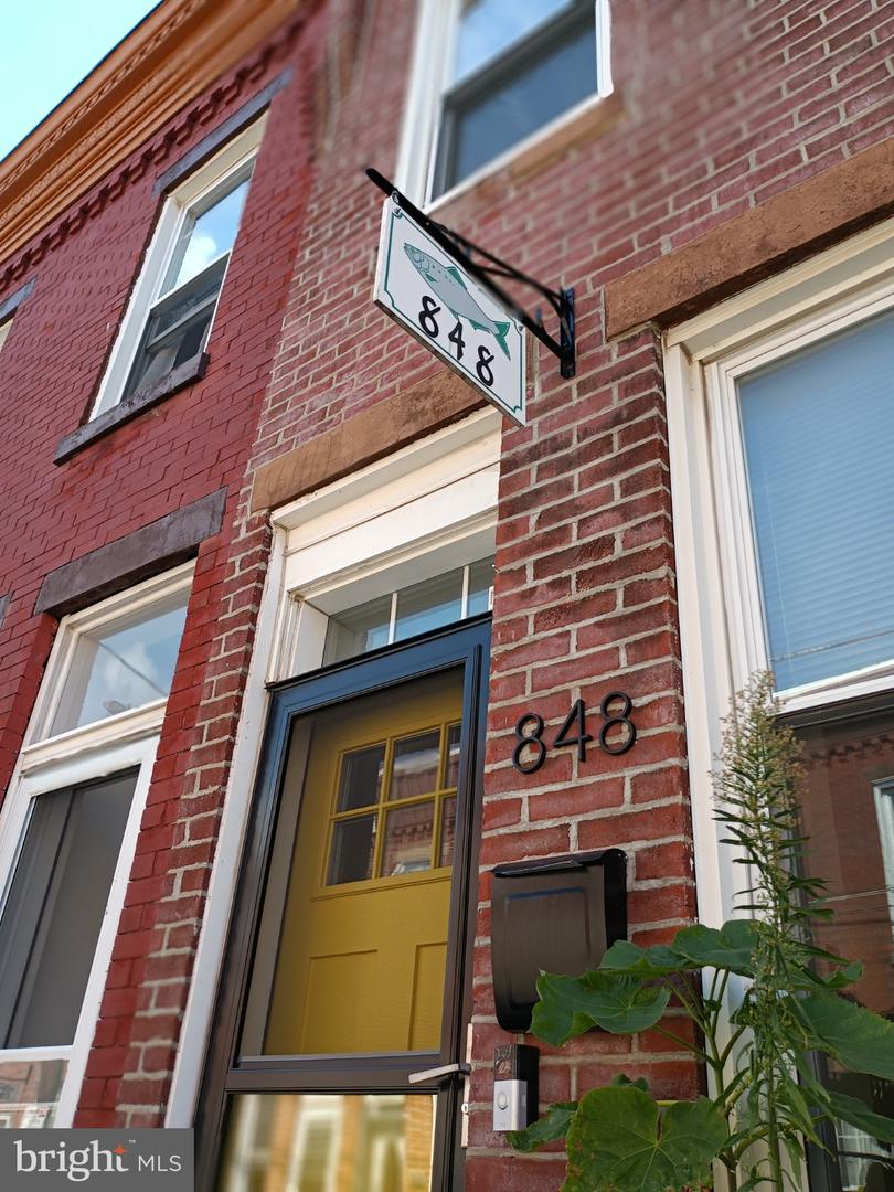 848 Mercer St Property Photo 25