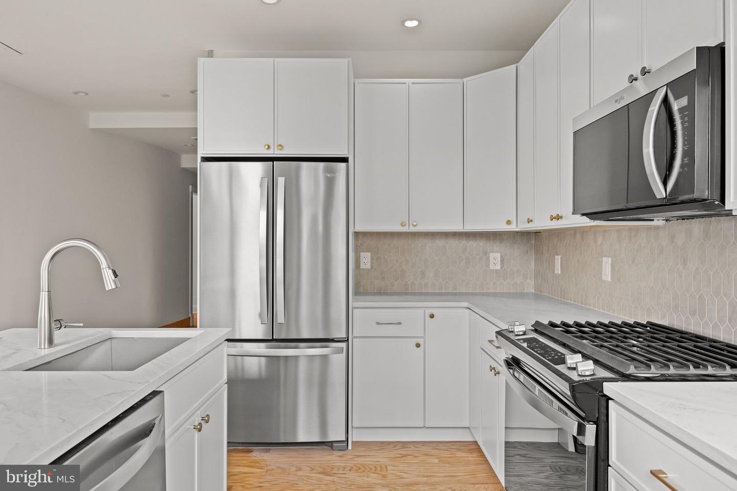 1335-1337 Pine St #401 Property Photo 8