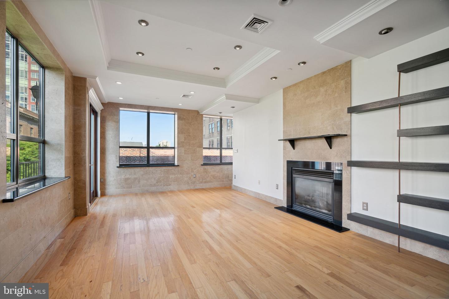 1335-1337 Pine St #401 Property Photo 16