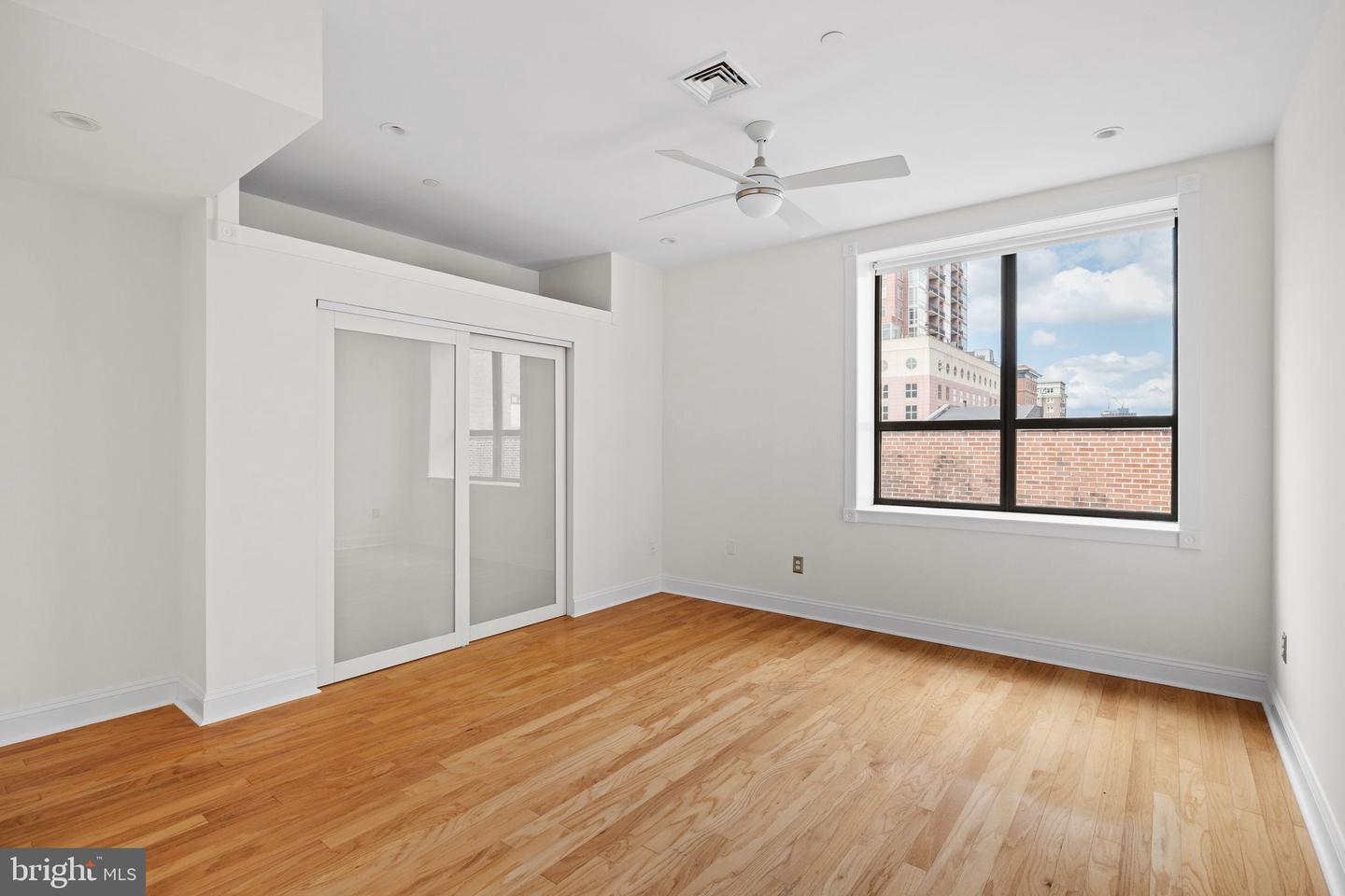 1335-1337 Pine St #401 Property Photo 20