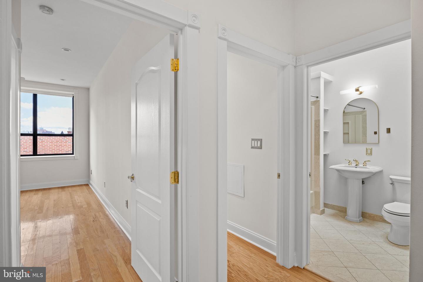 1335-1337 Pine St #401 Property Photo 24