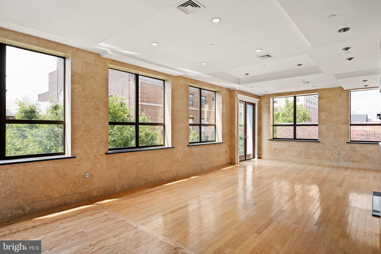 1335-1337 Pine St #401 Property Photo 28