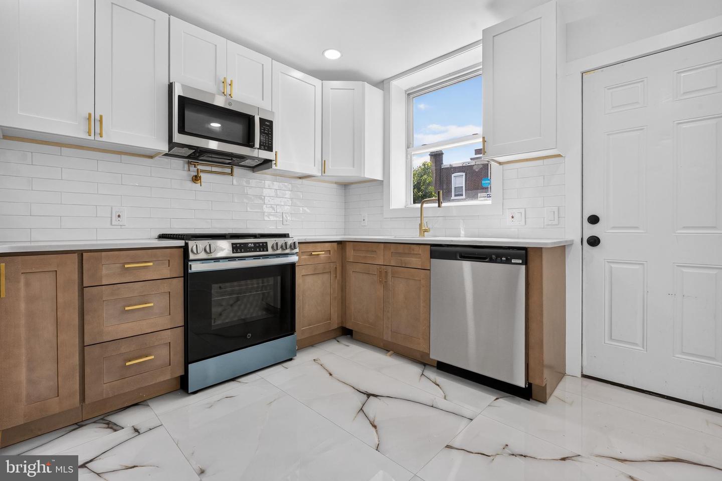 4740 N Camac St Property Photo 8