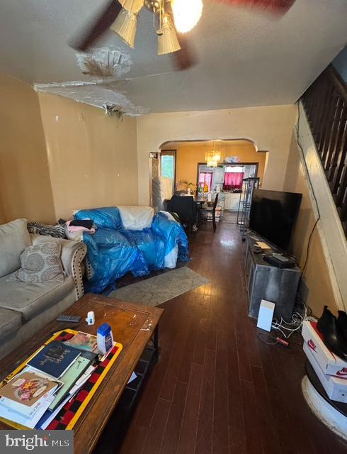 558 Geneva Ave Property Photo 5
