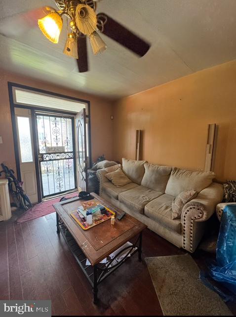 558 Geneva Ave Property Photo 15