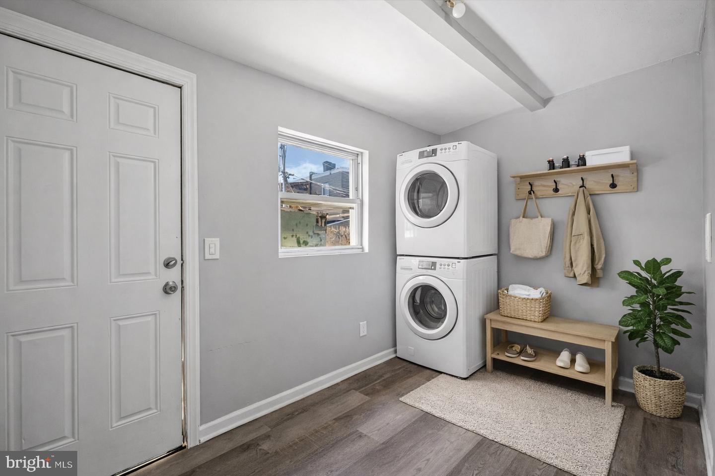 3411 G St Property Photo 5