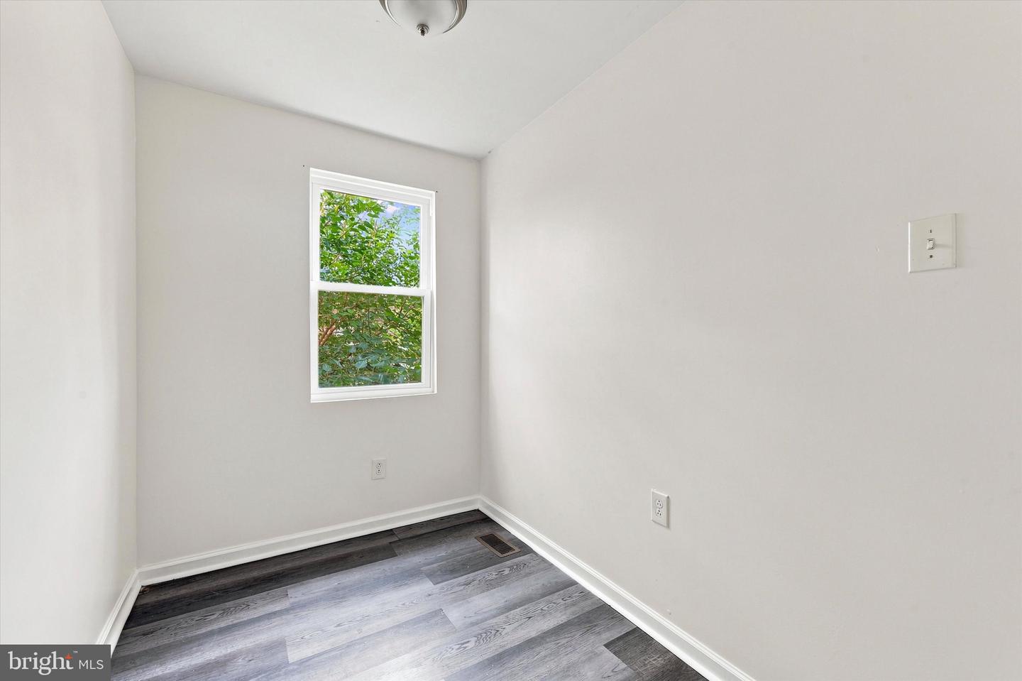 2632 S Lloyd St Property Photo 16