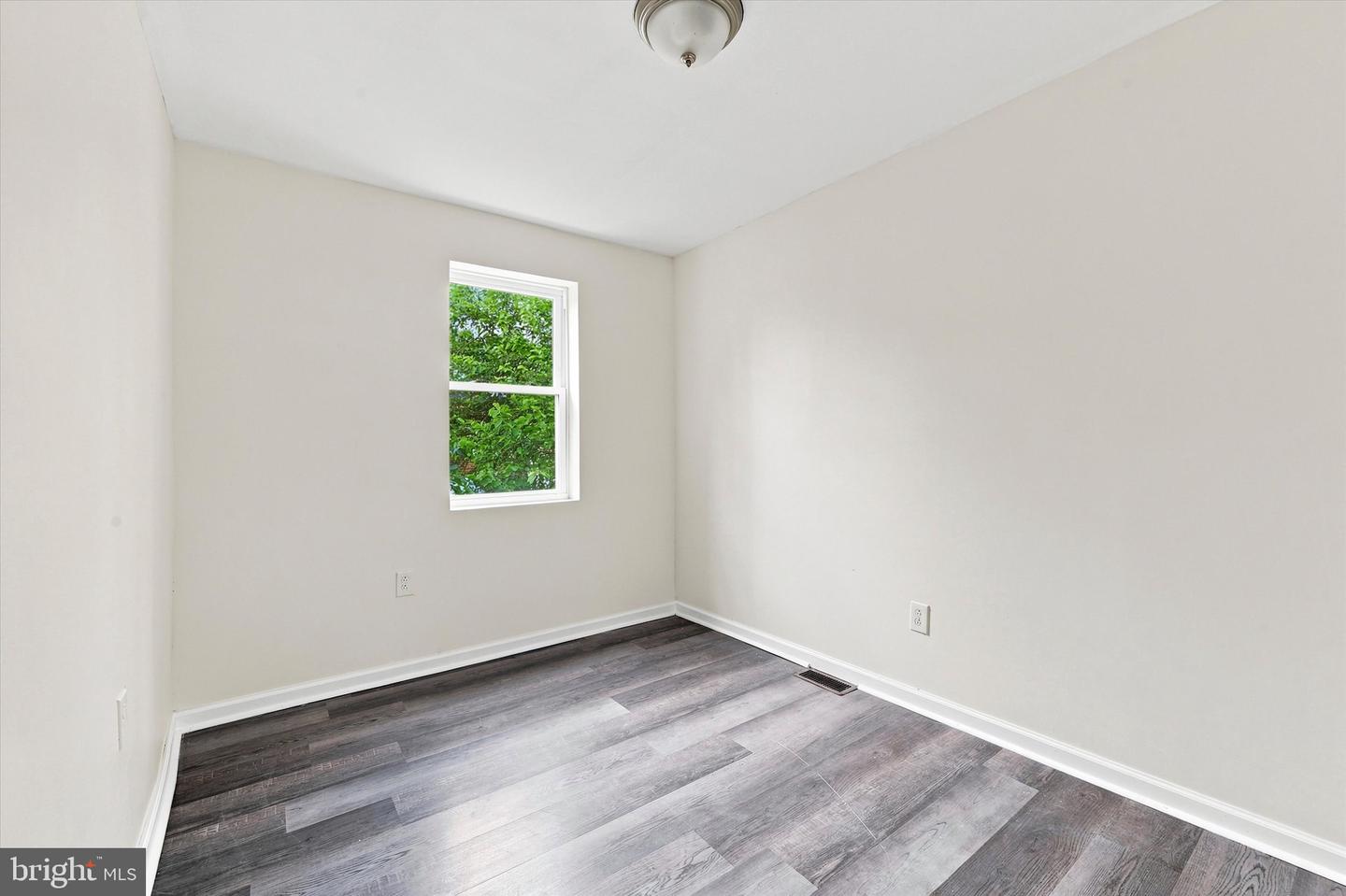 2632 S Lloyd St Property Photo 20