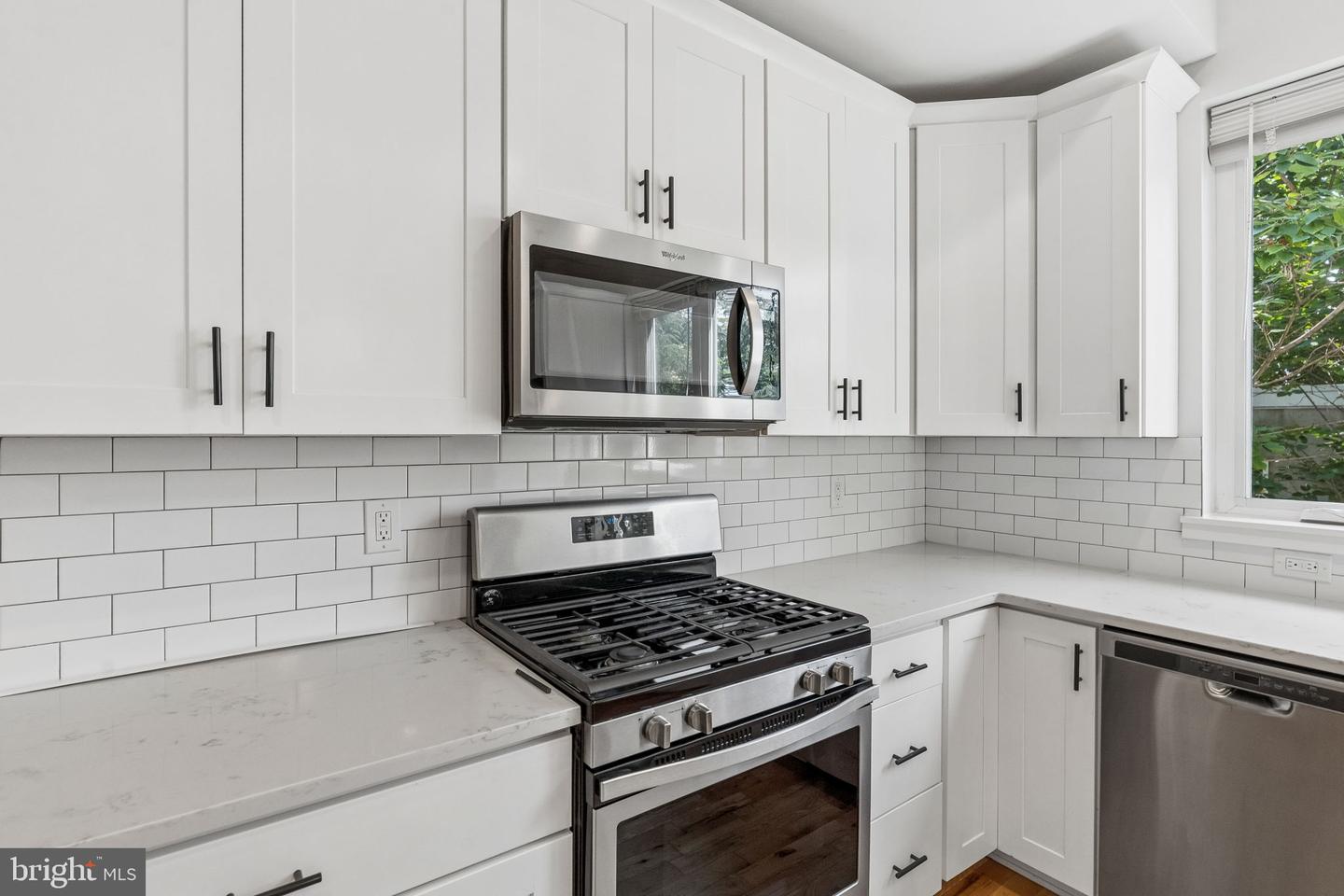 2532-38 Alter St Property Photo 10