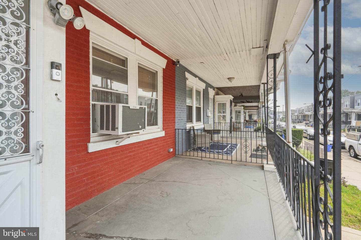 1653 W Mentor St Property Photo 3