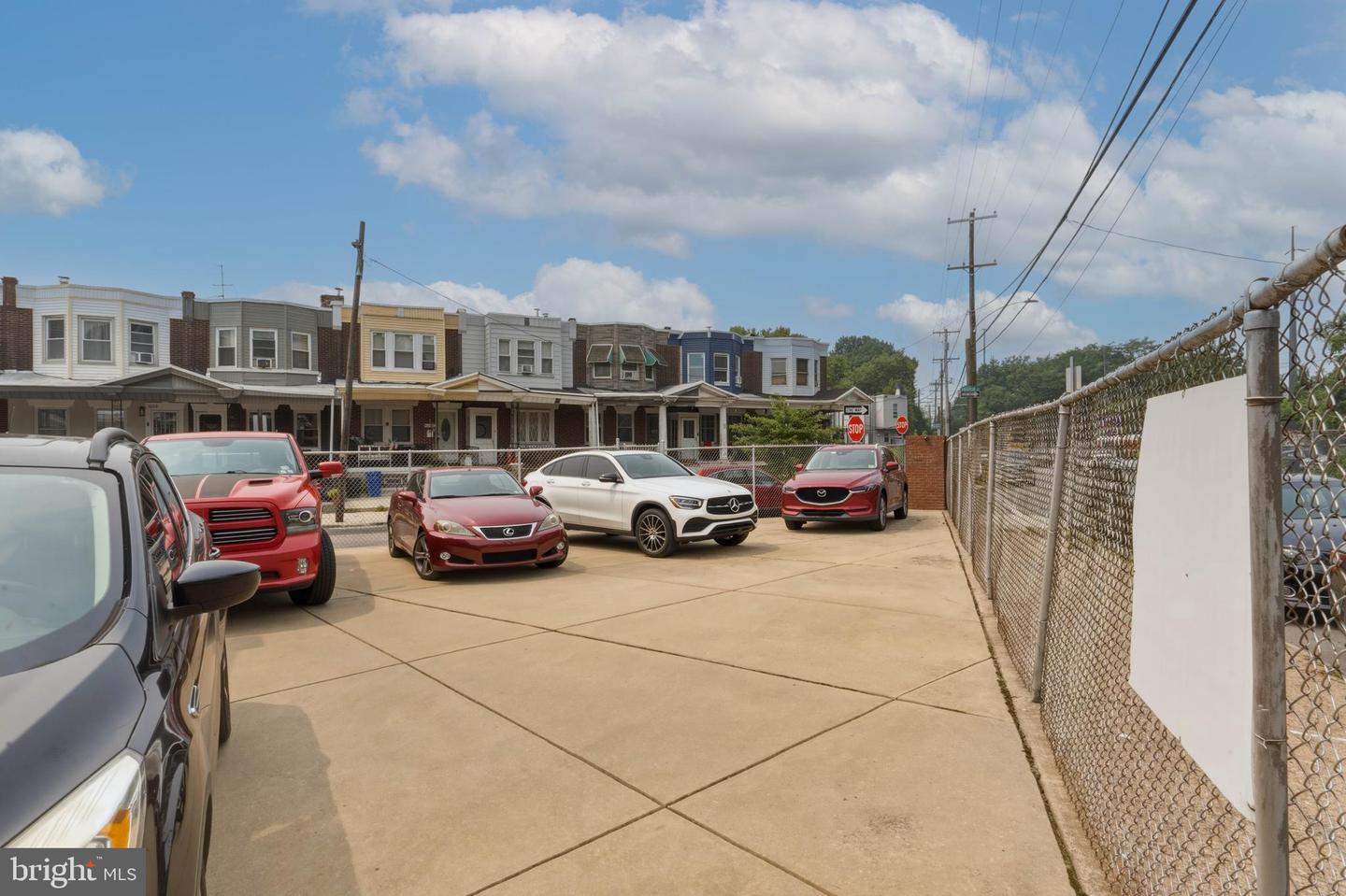 1655 W Mentor St Property Photo 6