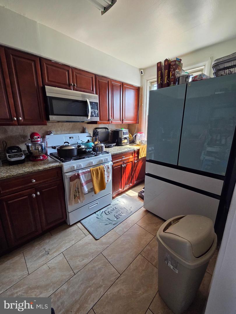 2914 Devereaux Ave Property Photo 8